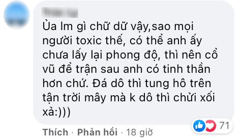 Bên cạnh những lời chỉ trích, vẫn xuất hiện những bình luận bênh vực cầu thủ Tiến Linh. Bên cạnh những lời chỉ trích, vẫn xuất hiện những bình luận bênh vực cầu thủ Tiến Linh.