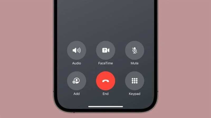 Apple đã đưa nút kết thúc cuộc gọi trở lại vị trí trung tâm.