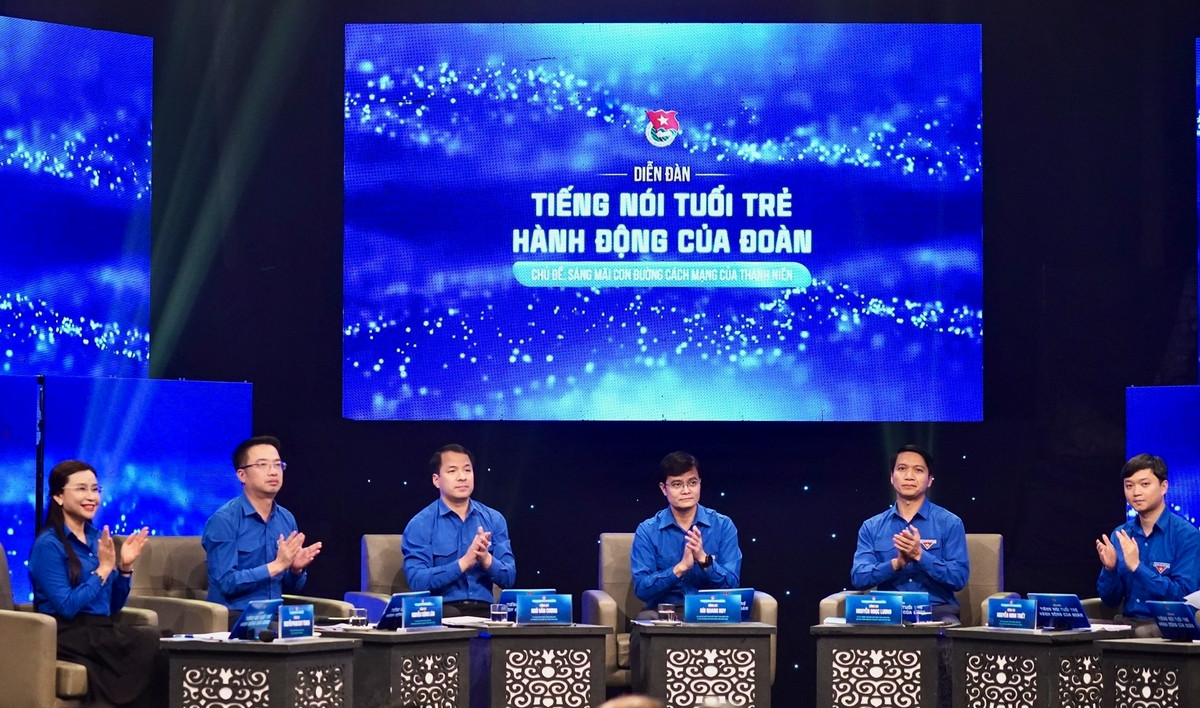 Diễn đàn được kết nối tới 12.656 điểm cầu trong và ngoài nước, thu hút hơn 1,5 triệu tham gia.