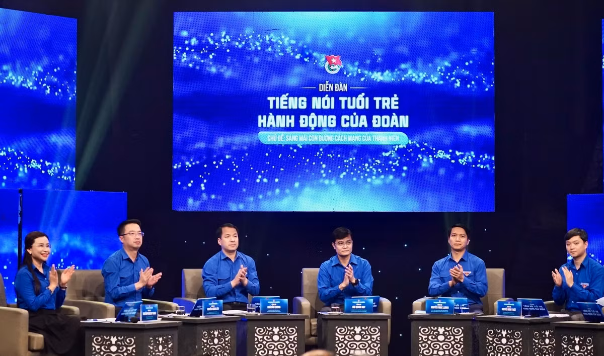 Diễn đàn được kết nối tới 12.656 điểm cầu trong và ngoài nước, thu hút hơn 1,5 triệu tham gia. Diễn đàn được kết nối tới 12.656 điểm cầu trong và ngoài nước, thu hút hơn 1,5 triệu tham gia.