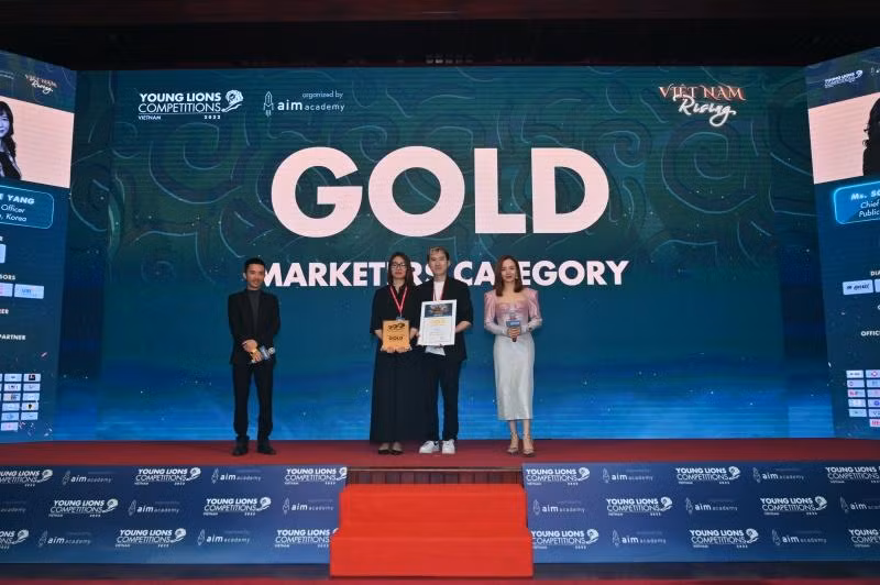 Các quản lý marketing trẻ của công ty Nestlé Việt Nam là Phạm Thái Tuấn, ngành hàng Thực phẩm Maggi và Dương Hồng Nhung, ngành hàng Sữa, với bài trình bày "Tái Sinh Di Sản Việt Nam".