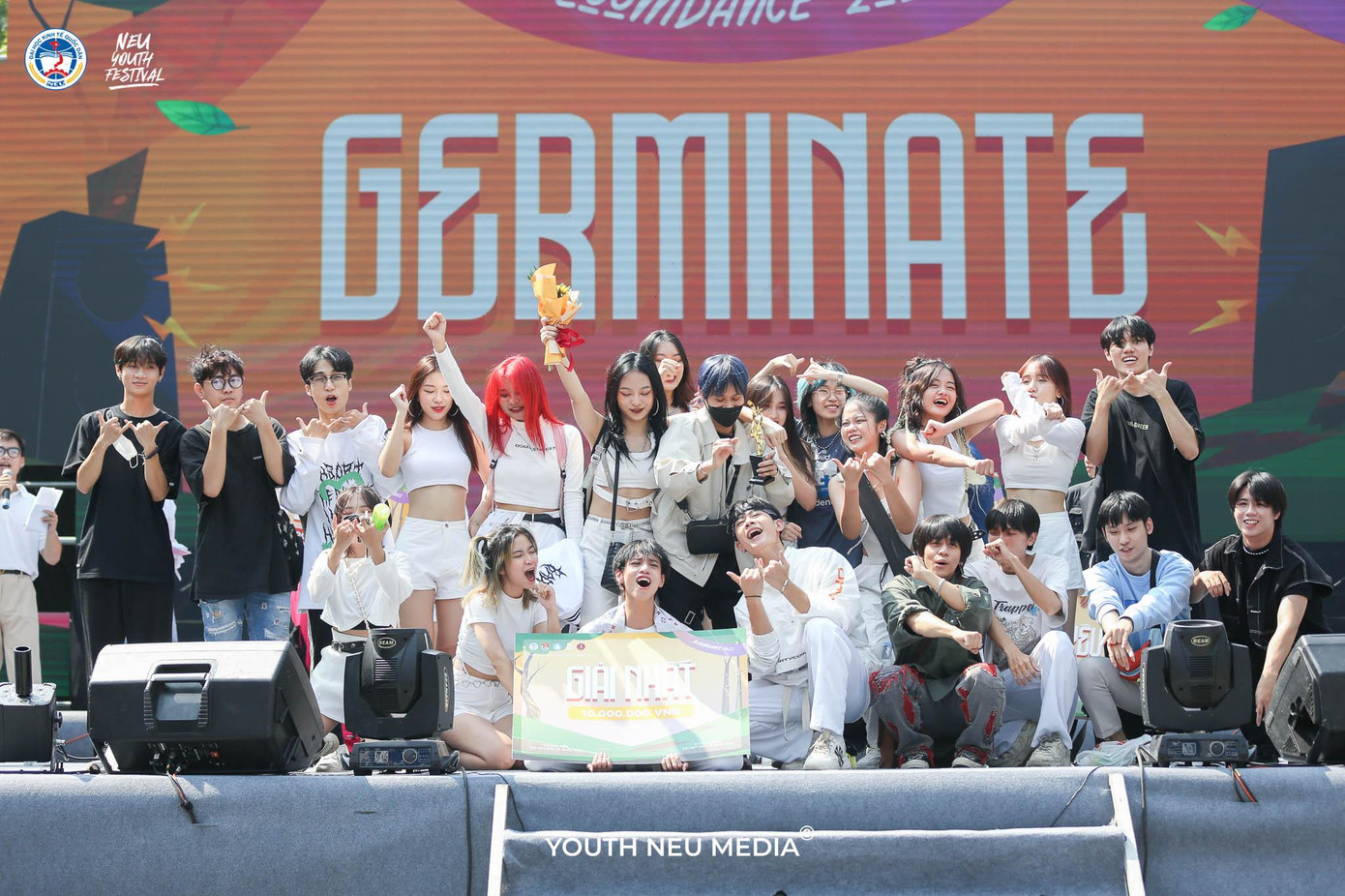 Quán quân Bloom Dance: GERMINATE 2022 - W UNIT. Quán quân Bloom Dance: GERMINATE 2022 - W UNIT.