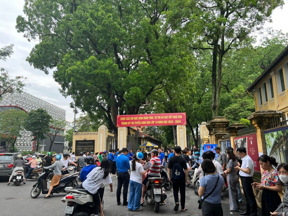 Điểm thi trường THPT chuyên Chu Văn An. Điểm thi trường THPT chuyên Chu Văn An.