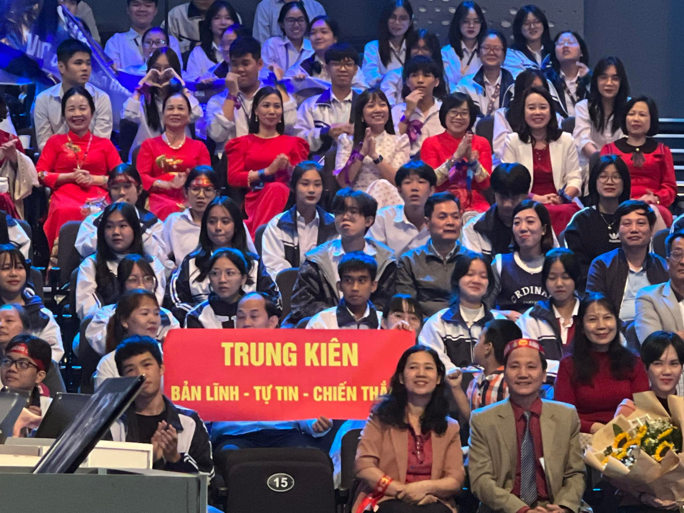 (Ảnh: Fanpage Trường THPT Lê Hồng Phong - Phú Yên) (Ảnh: Fanpage Trường THPT Lê Hồng Phong - Phú Yên)