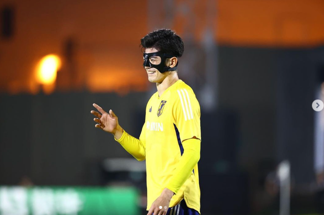 Chàng cầu thủ đeo mặt nạ thi đấu tại World Cup 2022 không ai khác chính là Shogo Taniguchi.