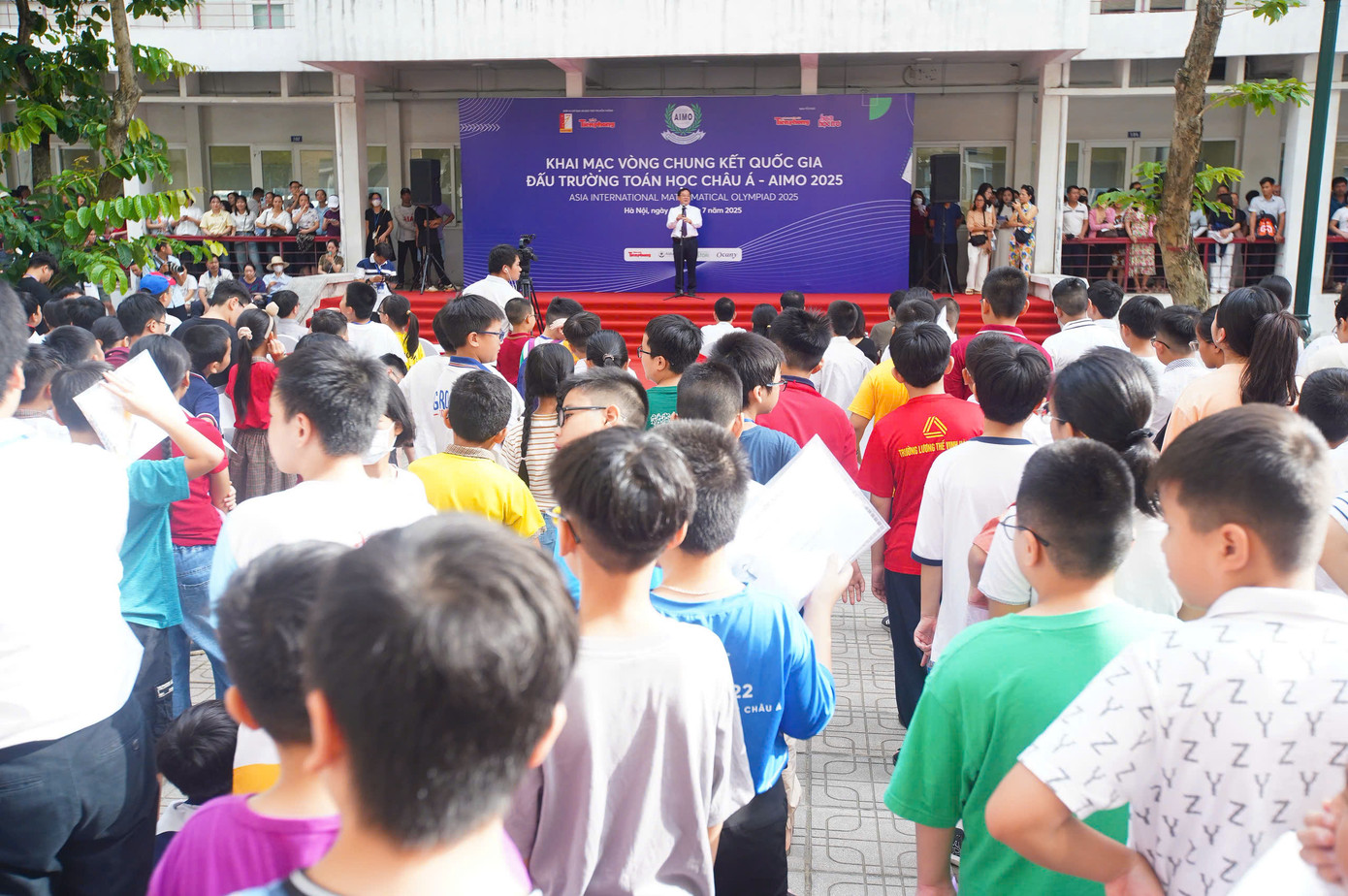 Thí sinh dự lễ khai mạc AIMO 2025 sáng 6/7.