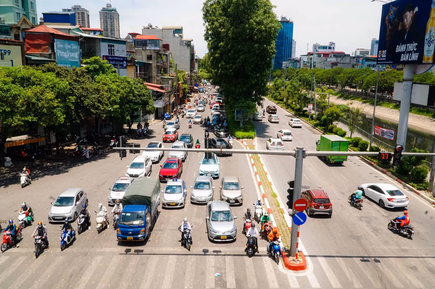 Hà Nội cũng như khu vực Bắc Bộ và Trung Bộ đang trải qua những ngày nắng nóng gay gắt trên diện rộng. (Ảnh minh hoạ từ Internet)