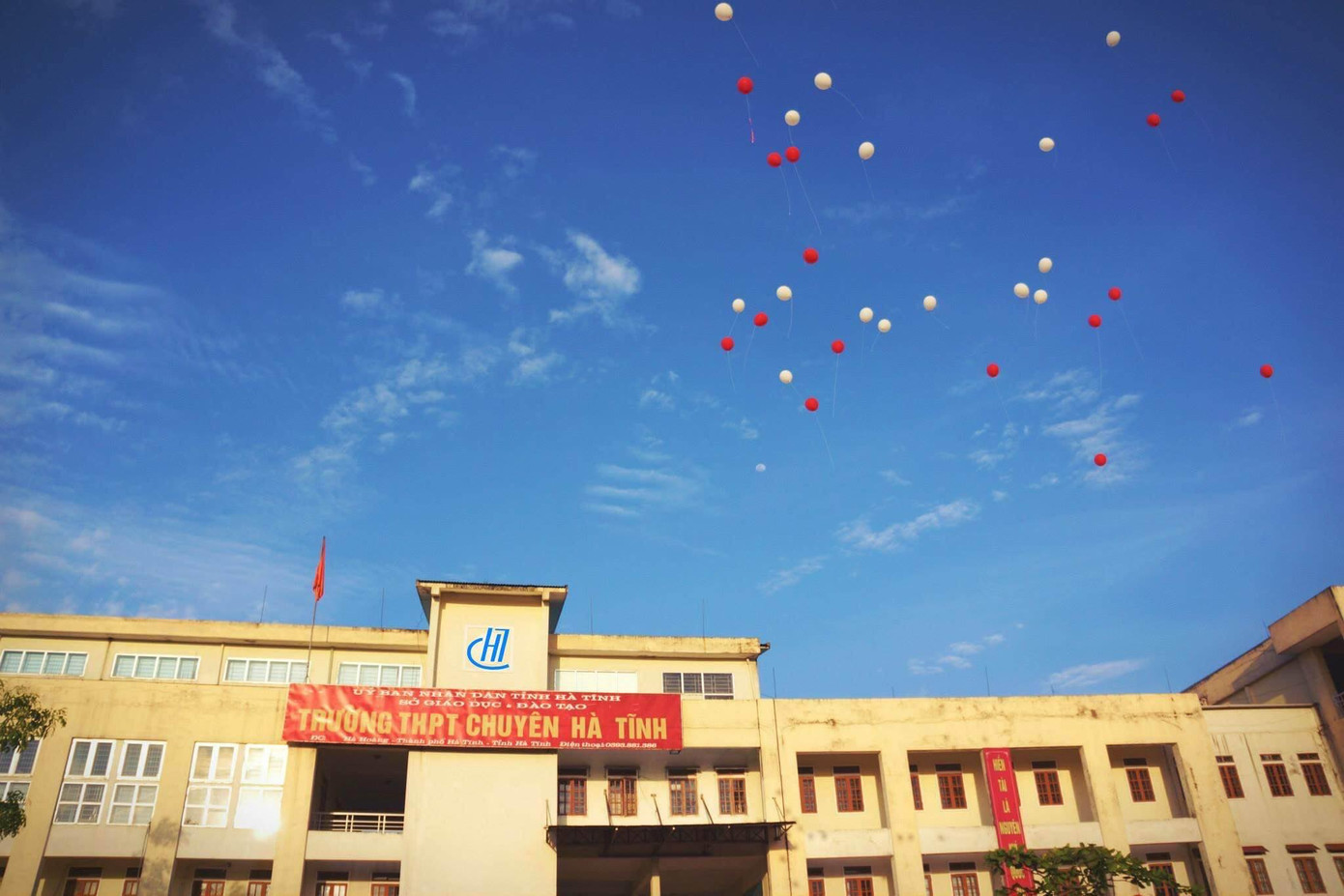 B.M. là thủ khoa lớp chuyên Văn trường THPT chuyên Hà Tĩnh trong kỳ thi vào lớp 10.