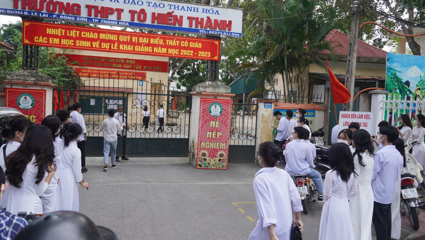 Nhiều học sinh cho biết, lý do được nhà trường đưa ra là do học sinh đến muộn. (Ảnh: Q.D) Nhiều học sinh cho biết, lý do được nhà trường đưa ra là do học sinh đến muộn. (Ảnh: Q.D)