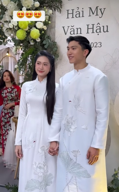 Cặp đôi trai tài gái sắc chính thức nên duyên vợ chồng. Cặp đôi trai tài gái sắc chính thức nên duyên vợ chồng.