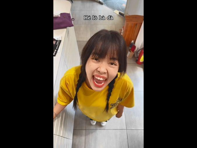 Ảnh cắt từ video gốc tạo ra trend "Bất ngờ chưa bà già". Ảnh cắt từ video gốc tạo ra trend "Bất ngờ chưa bà già".