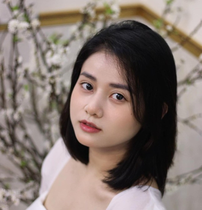 "Bóng hồng" đến từ Đồng Nai tốt nghiệp chuyên ngành Quản trị văn phòng, trường Đại học Đồng Nai năm 2021. "Bóng hồng" đến từ Đồng Nai tốt nghiệp chuyên ngành Quản trị văn phòng, trường Đại học Đồng Nai năm 2021.