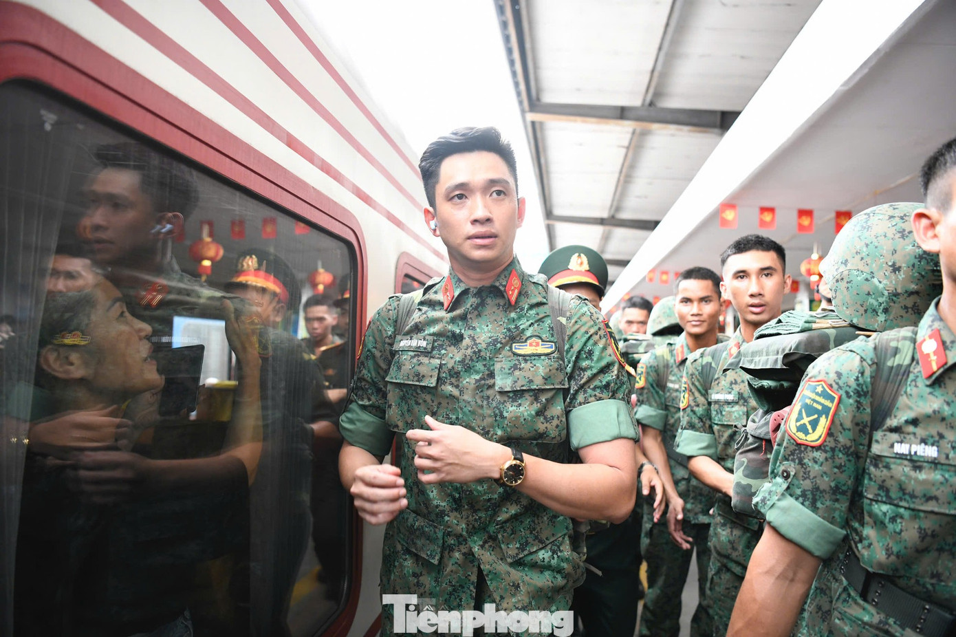 Cận cảnh vẻ điển trai của "nam thần quân đội" Lê Hoàng Hiệp. (Ảnh: TPO)