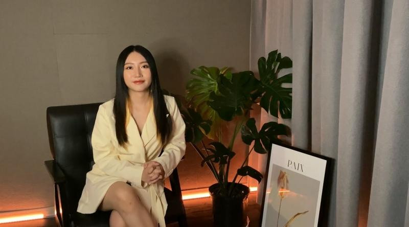 Với “Em hát ai nghe”, Orange cũng đã khép lại đại nhạc hội “The Inside Out”. Với “Em hát ai nghe”, Orange cũng đã khép lại đại nhạc hội “The Inside Out”.