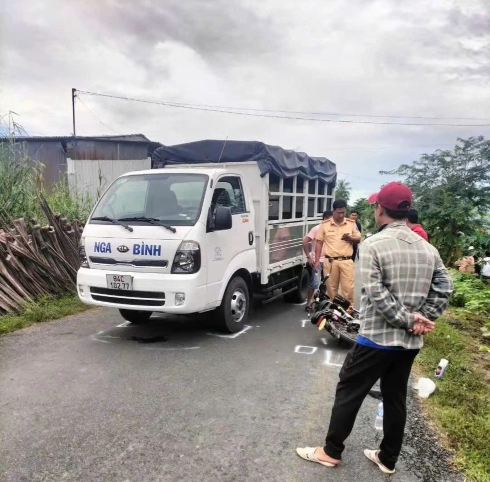 Hiện trường vụ tai nạn giao thông khiến nữ sinh Tr. tử vong. (Ảnh: N.L.) Hiện trường vụ tai nạn giao thông khiến nữ sinh Tr. tử vong. (Ảnh: N.L.)