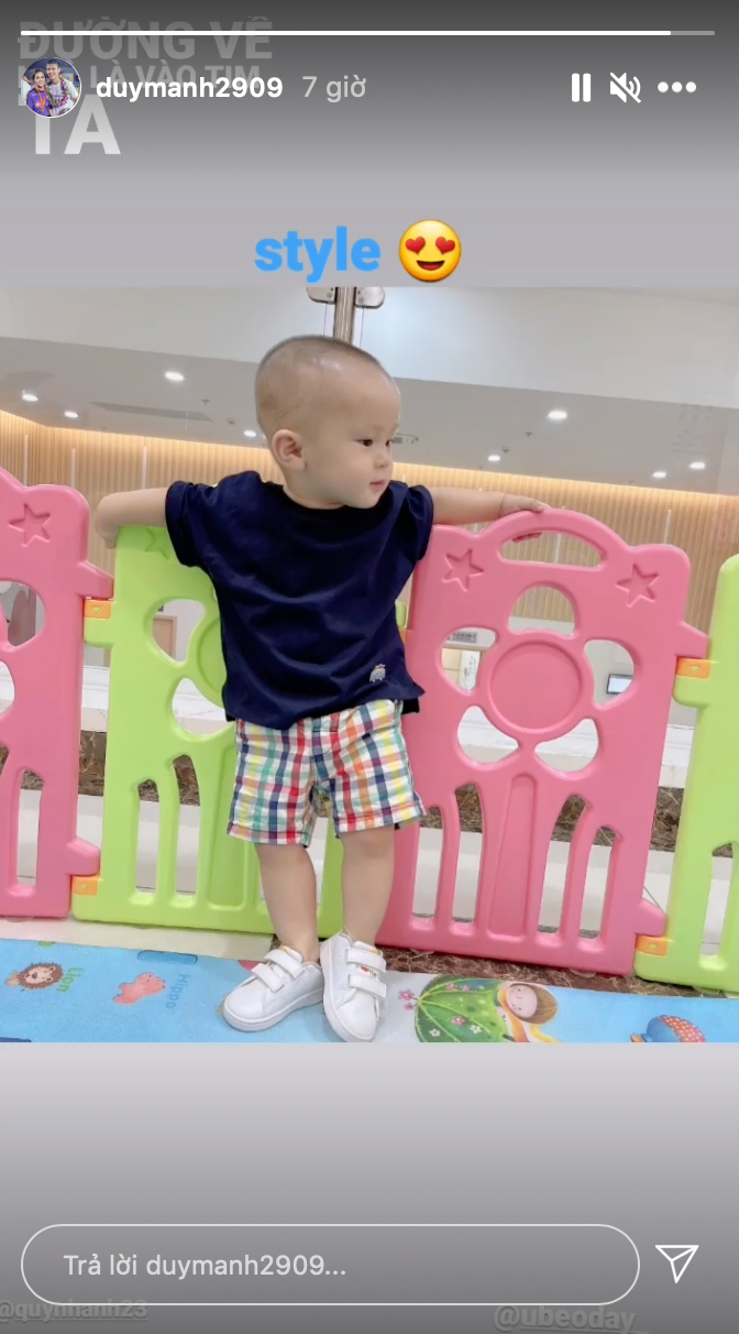 Duy Mạnh đăng ảnh bé Ú kèm nhạc nền "Đi Về Nhà" là biết anh nhớ gia đình nhiều lắm rồi! Duy Mạnh đăng ảnh bé Ú kèm nhạc nền "Đi Về Nhà" là biết anh nhớ gia đình nhiều lắm rồi!