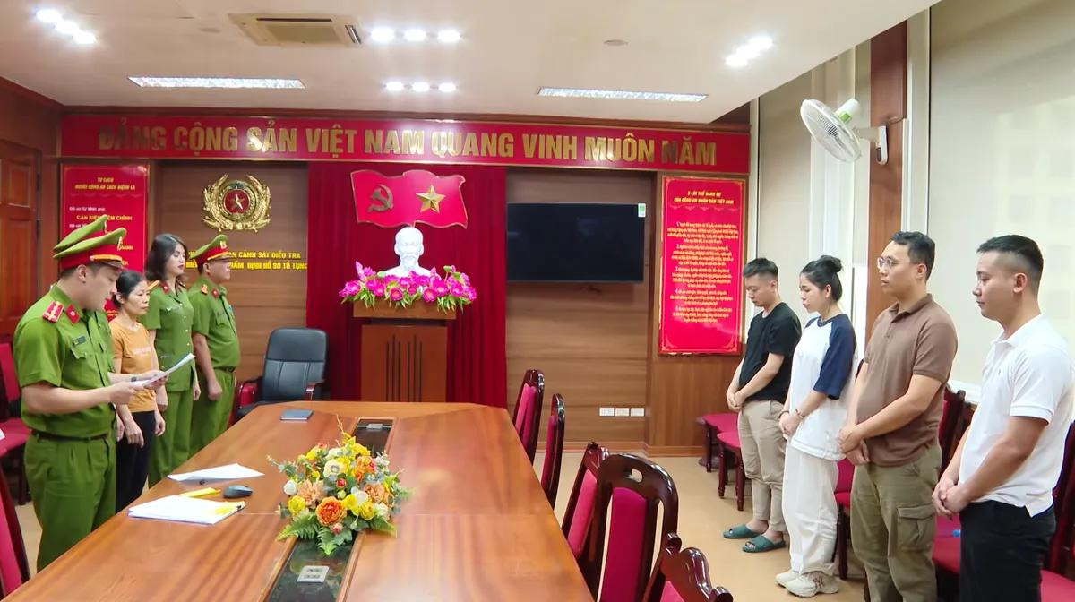 Cơ quan CSĐT Bộ Công an đã khởi tố vụ án &quot;Sản xuất hàng giả là thực phẩm và lừa dối khách hàng&quot;, khởi tố, bắt tạm giam 5 bị can liên quan đến sản phẩm kẹo rau củ Kera. (Ảnh cắt từ video Thời sự VTV)