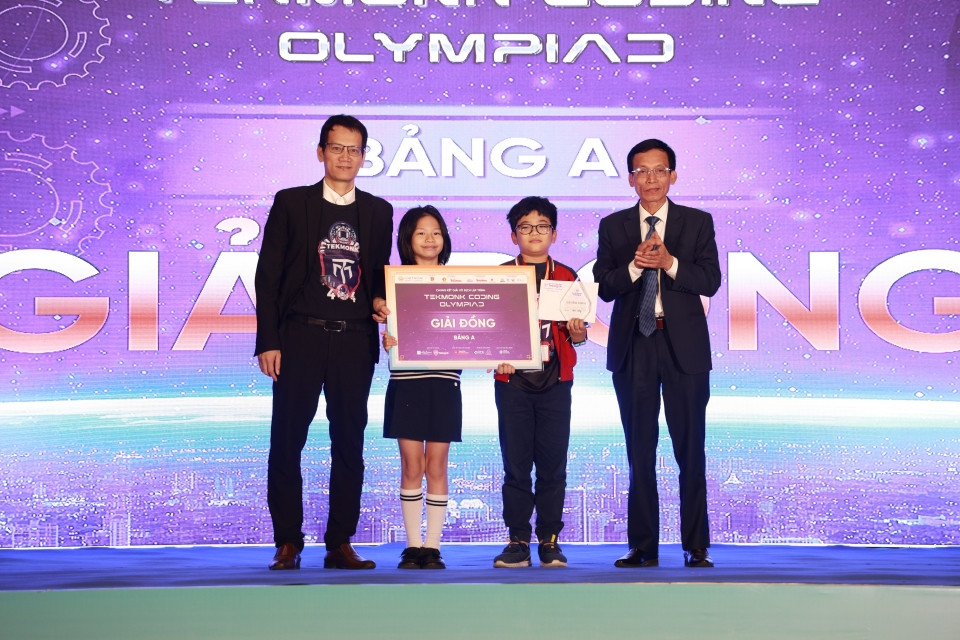 Những thí sinh đạt thành tích cao tại Tekmonk Coding Olympiad tiếp tục thắng lớn tại Olympic STEM Quốc tế 2025. Những thí sinh đạt thành tích cao tại Tekmonk Coding Olympiad tiếp tục thắng lớn tại Olympic STEM Quốc tế 2025.