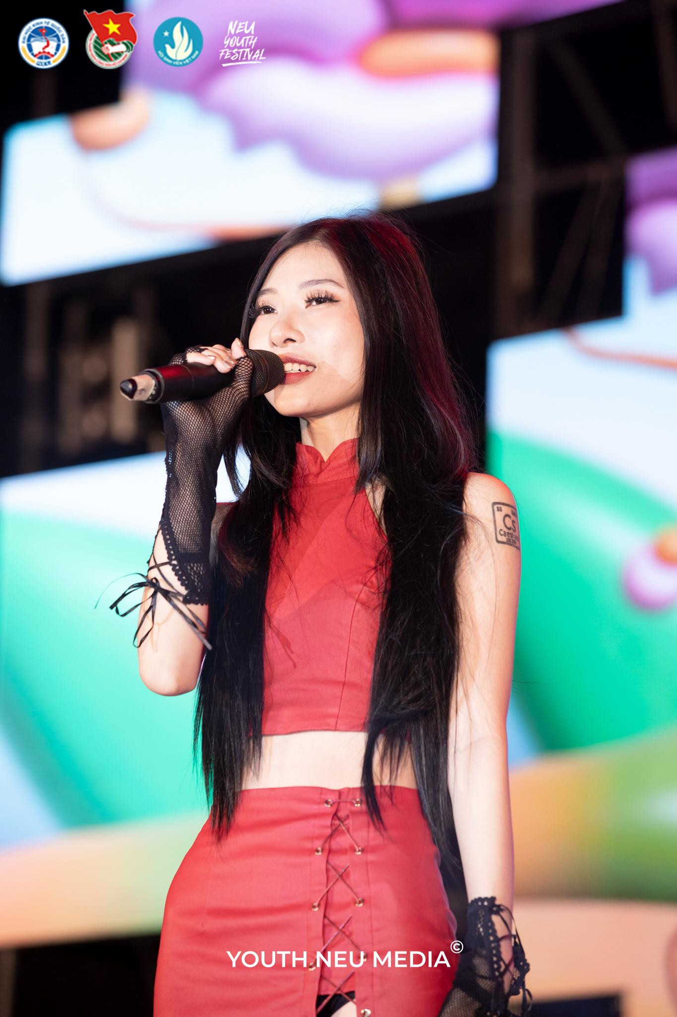 Ca sĩ Xesi. Ca sĩ Xesi.