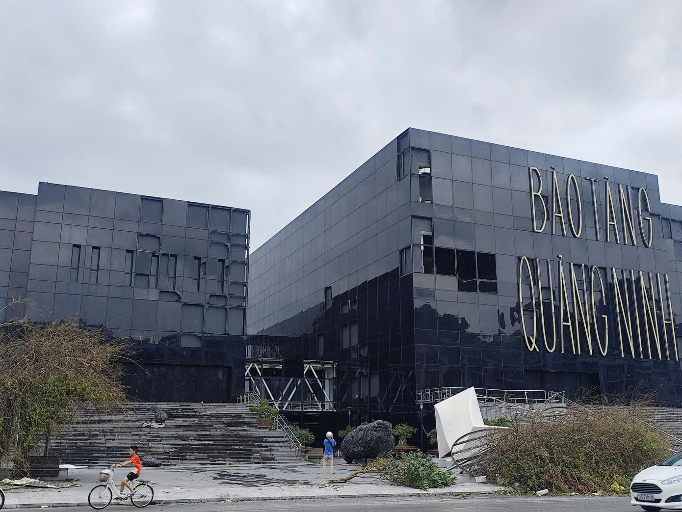 Bảo tàng Quảng Ninh sau bão số 3. Bảo tàng Quảng Ninh sau bão số 3.