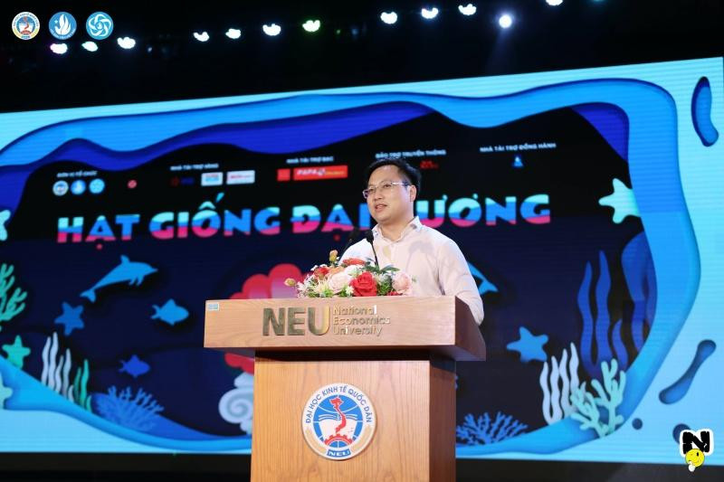 Anh Trần Quang Hưng - Phó chủ tịch Trung ương Hội Sinh viên Việt Nam phát biểu chúc mừng. Anh Trần Quang Hưng - Phó chủ tịch Trung ương Hội Sinh viên Việt Nam phát biểu chúc mừng.