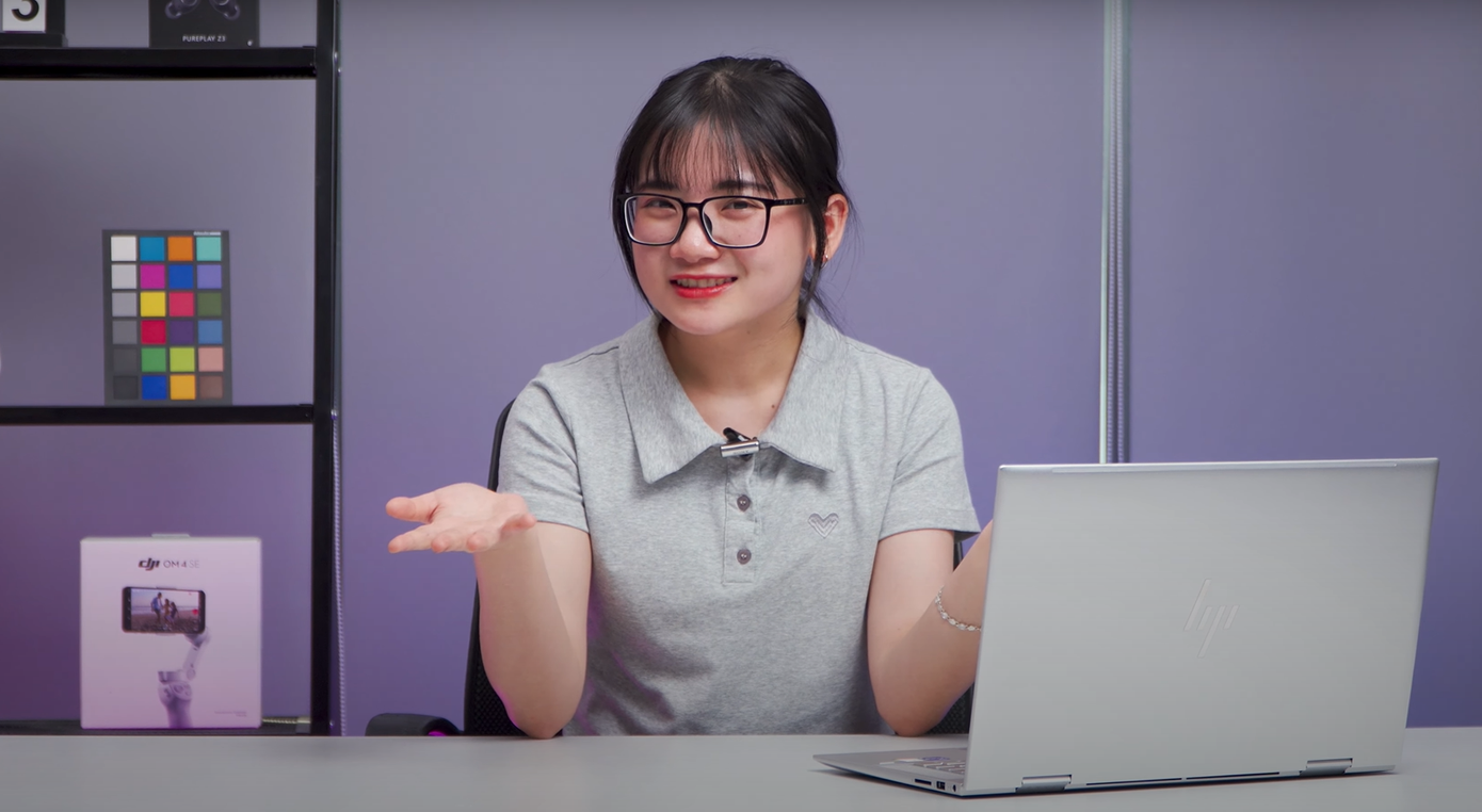 Bạn Thanh Thủy hào hứng với công việc làm thêm sau kì thi tốt nghiệp THPT.