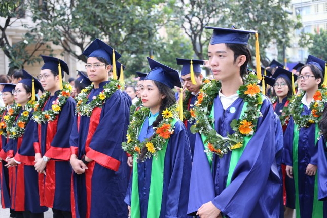 Nhiều bạn đã xuất sắc đạt thành tích "thủ khoa kép". Nhiều bạn đã xuất sắc đạt thành tích "thủ khoa kép".