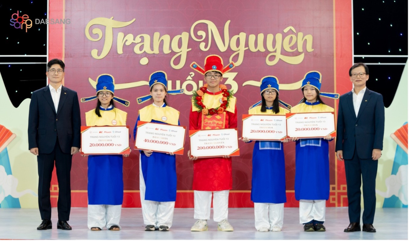 Trạng Nguyên Tuổi 13 là sân chơi giáo dục bổ ích và lý thú cho các bạn trẻ. Trạng Nguyên Tuổi 13 là sân chơi giáo dục bổ ích và lý thú cho các bạn trẻ.