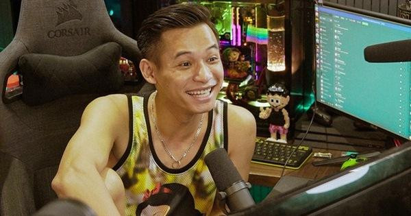 Độ Mixi được các fan yêu mến bởi tính cách hài hước, thẳng thắn.