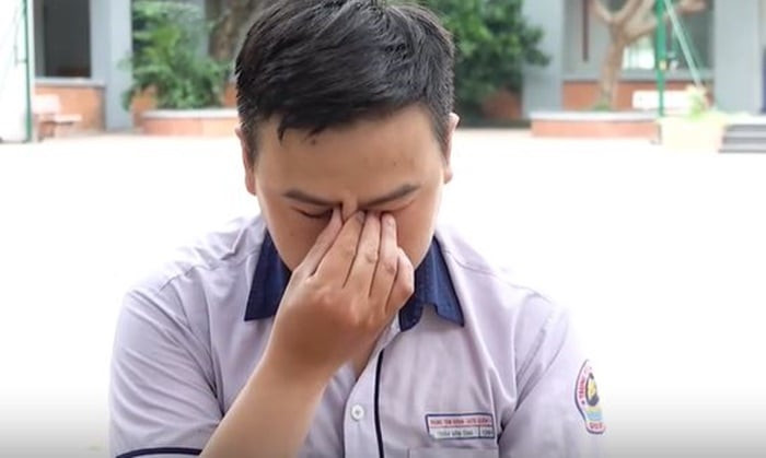 Những thí sinh đặc biệt của kỳ thi tốt nghiệp: Nằm sấp làm bài, không giấy tờ tùy thân do nhà cháy ảnh 2 Những thí sinh đặc biệt của kỳ thi tốt nghiệp: Nằm sấp làm bài, không giấy tờ tùy thân do nhà cháy ảnh 2