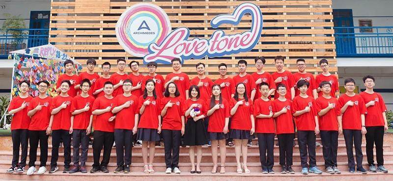 29/29 học sinh lớp 9C1 trường THCS Archimedes đều đỗ trường chuyên. 29/29 học sinh lớp 9C1 trường THCS Archimedes đều đỗ trường chuyên.