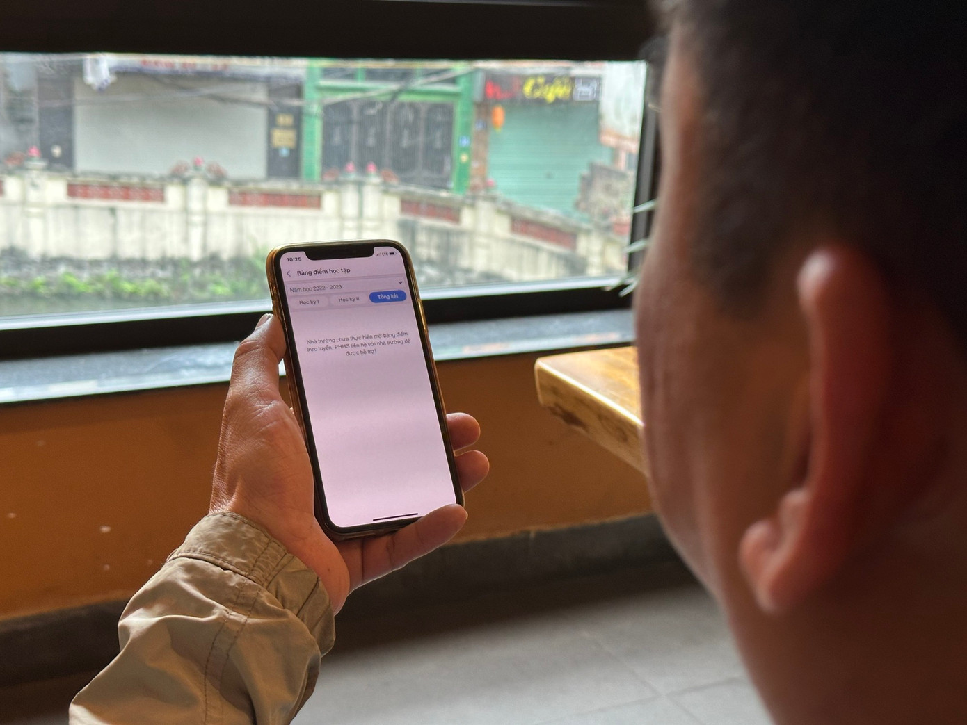 Phụ huynh hoang mang khi bảng điểm lớp 9 của con trên hệ thống sổ điểm điện tử bị &quot;xóa trắng&quot;. (Ảnh: T.Mai)