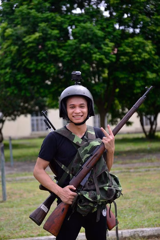 Trước đây nam streamer người Cao Bằng từng tham gia một chương trình quân đội là Xạ Thủ Đua Tài và nhận được sự quan tâm của đông đảo khán giả.