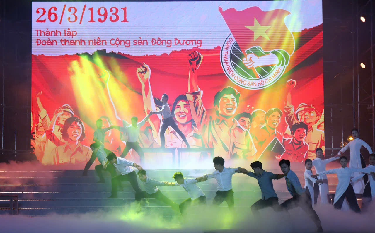 Chương trình kỷ niệm 75 năm Ngày truyền thống học sinh, sinh viên và Hội Sinh viên Việt Nam. Chương trình kỷ niệm 75 năm Ngày truyền thống học sinh, sinh viên và Hội Sinh viên Việt Nam.