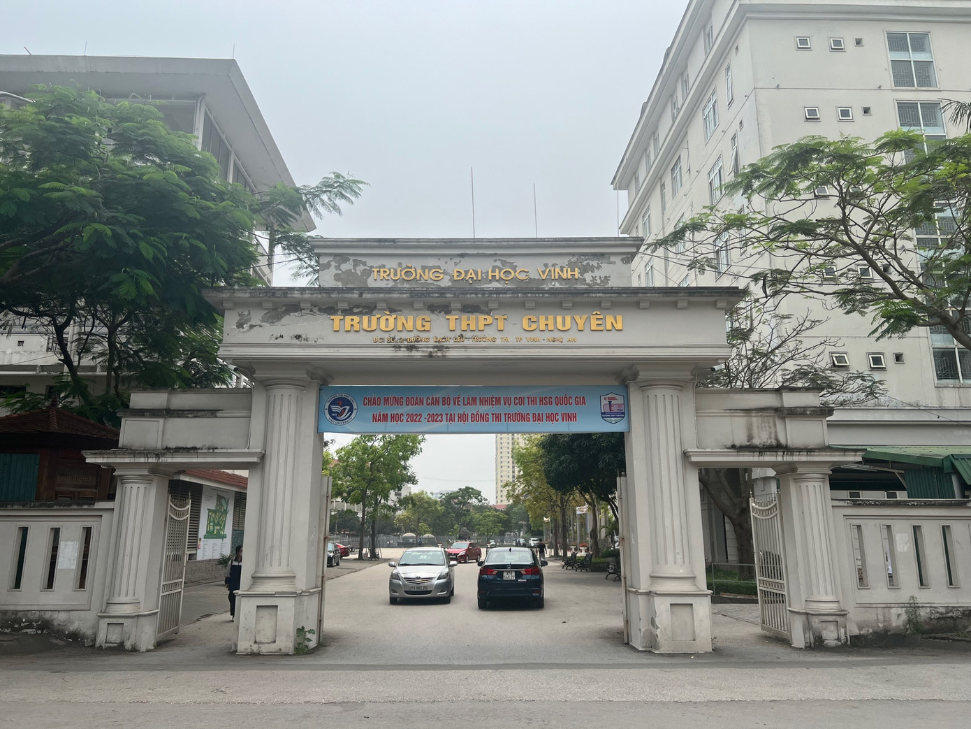 Trường THPT chuyên Đại học Vinh - nơi nữ sinh N. theo học. Trường THPT chuyên Đại học Vinh - nơi nữ sinh N. theo học.