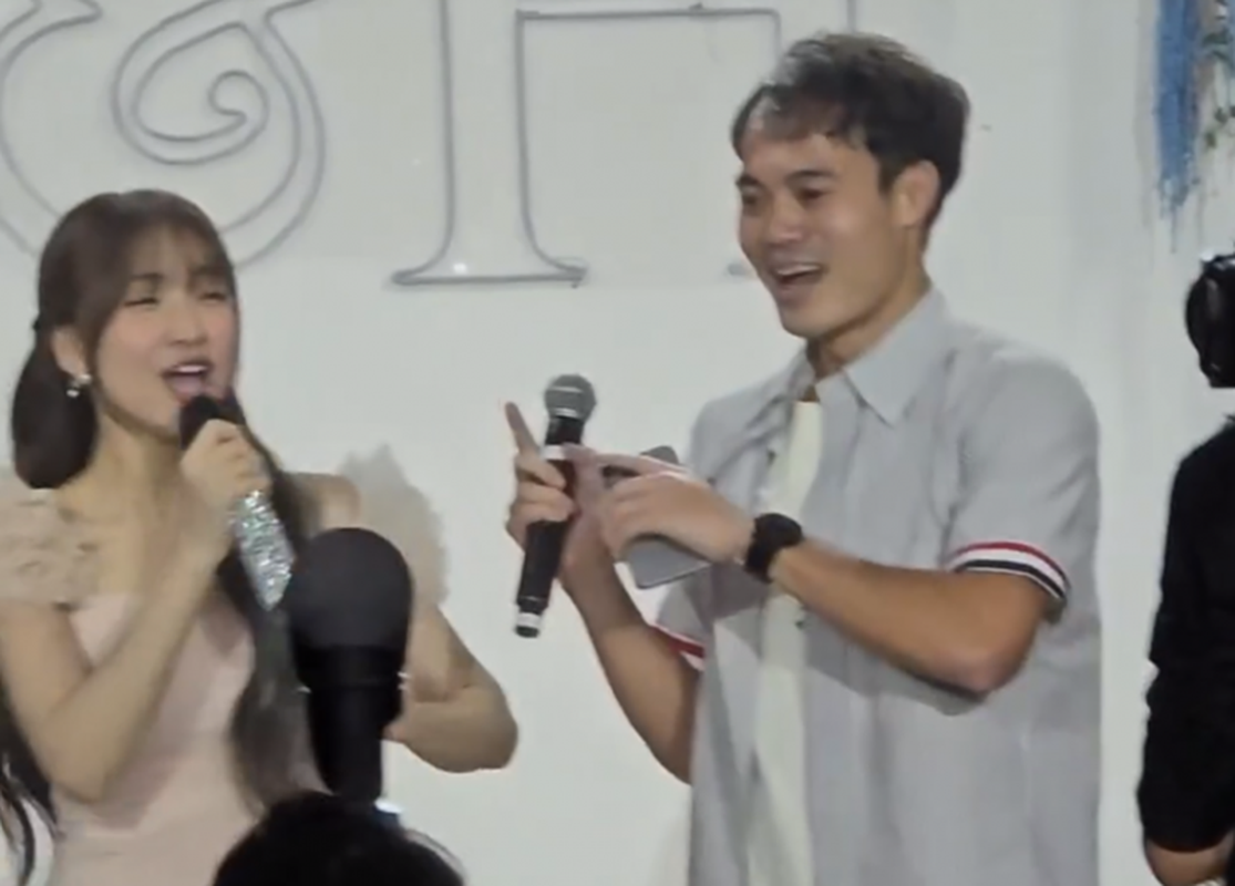 Hoà Minzy và Văn Toàn song ca trong đám cưới của Quang Hải và Chu Thanh Huyền. Hoà Minzy và Văn Toàn song ca trong đám cưới của Quang Hải và Chu Thanh Huyền.