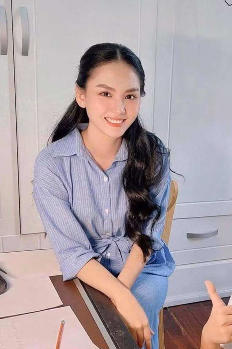 Hoa hậu Mai Phương hiện đang theo học Thạc sỹ Ngôn ngữ Anh tại Đại học Khoa học Xã hội và Nhân văn - Đại học Quốc gia TP.HCM.