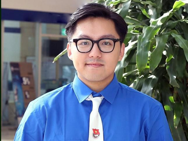 Dương Thái Anh - Ủy viên trẻ nhất Ban Chấp hành Trung ương Đoàn khóa XII năm nay 24 tuổi. Dương Thái Anh - Ủy viên trẻ nhất Ban Chấp hành Trung ương Đoàn khóa XII năm nay 24 tuổi.