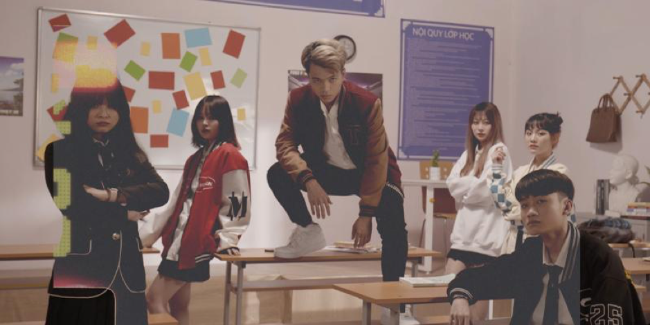 Mister Vịt và Ma Gaming có màn thể hiện rất chú ý trong MV We Are Family của iKonix. Mister Vịt và Ma Gaming có màn thể hiện rất chú ý trong MV We Are Family của iKonix.