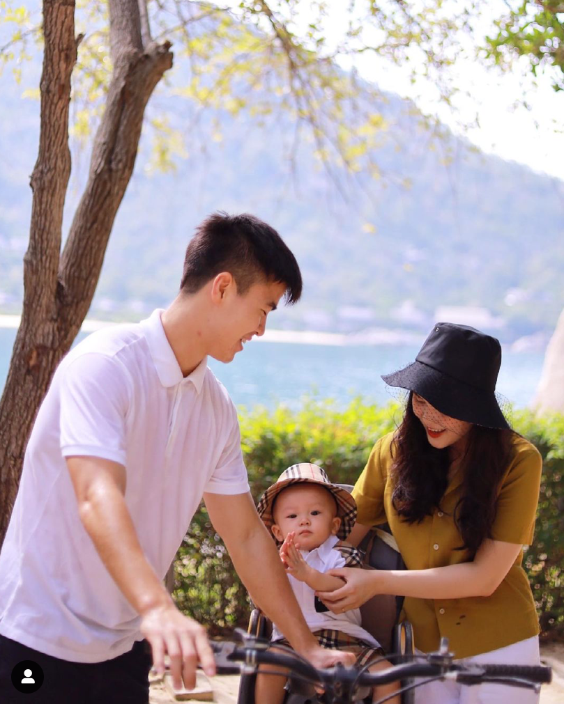 Gia đình 3 thành viên của cầu thủ Duy Mạnh.