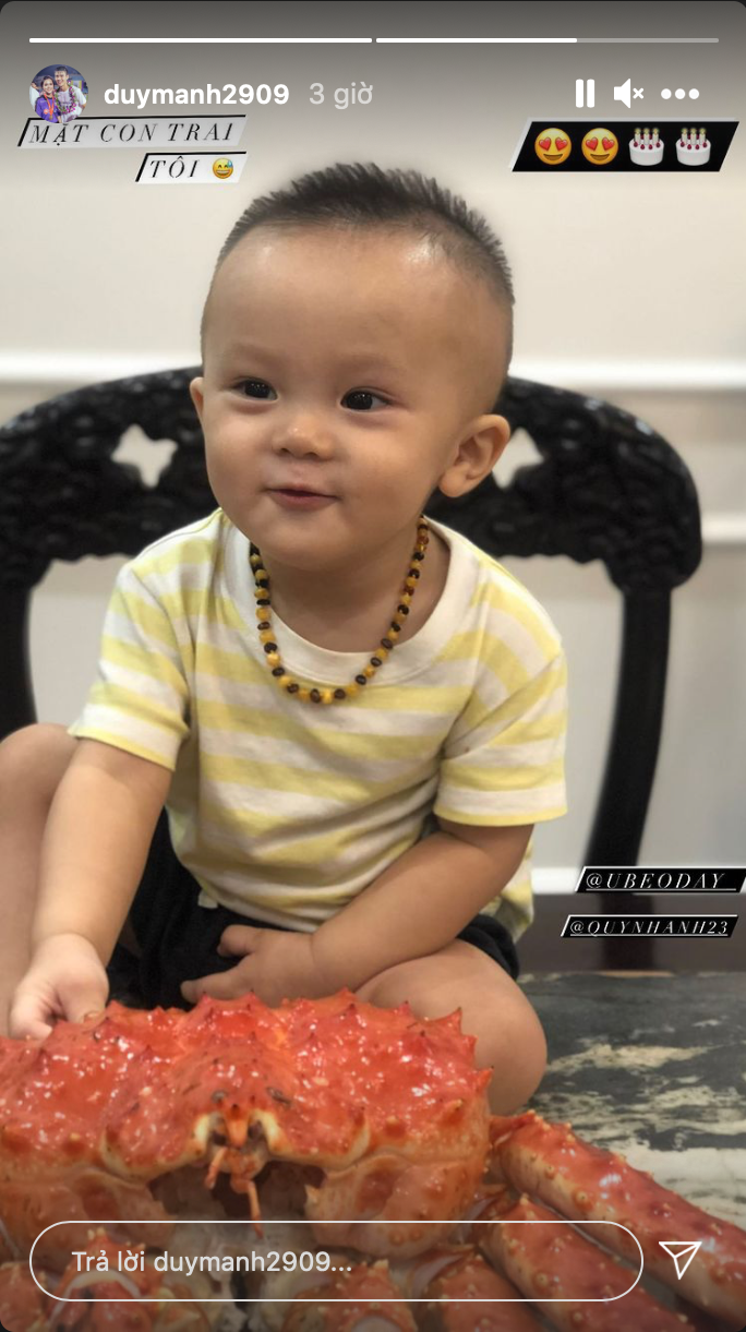 Sinh nhật bé Ú có món Cua Hoàng đế cực xịn luôn nè!