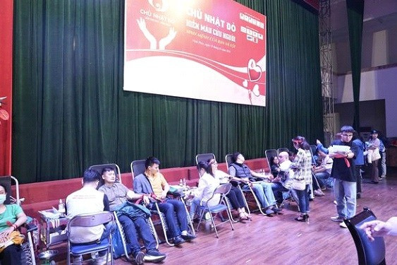Đông đảo đoàn viên, thanh niên tham gia hiến máu tại chương trình Chủ Nhật Đỏ lần thứ XVI năm 2024. Đông đảo đoàn viên, thanh niên tham gia hiến máu tại chương trình Chủ Nhật Đỏ lần thứ XVI năm 2024.