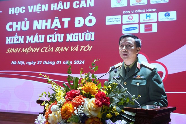 Thiếu tướng Lê Thành Long - Phó Chính ủy Học viện Hậu cần, phát biểu tại ngày hội. Thiếu tướng Lê Thành Long - Phó Chính ủy Học viện Hậu cần, phát biểu tại ngày hội.