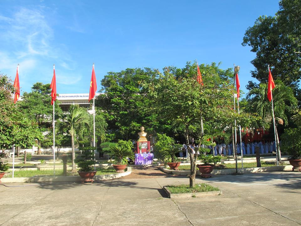 (Ảnh: Fanpage Trường THPT Lê Hồng Phong - Phú Yên) (Ảnh: Fanpage Trường THPT Lê Hồng Phong - Phú Yên)