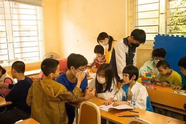 Dự án Gom yêu thương được quyên góp và gửi đến Trung tâm nuôi dưỡng trẻ khuyết tật Hà Nội - thôn Tràng An, thị trấn Chúc Sơn - Chương Mỹ - Hà Nội (23/10/2022).