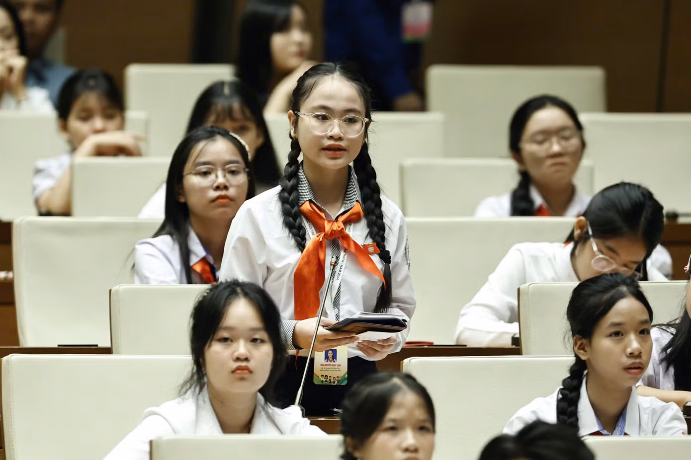 Sôi nổi phiên chất vấn tại Phiên họp giả định "Quốc hội trẻ em" lần thứ II, năm 2024. Sôi nổi phiên chất vấn tại Phiên họp giả định "Quốc hội trẻ em" lần thứ II, năm 2024.