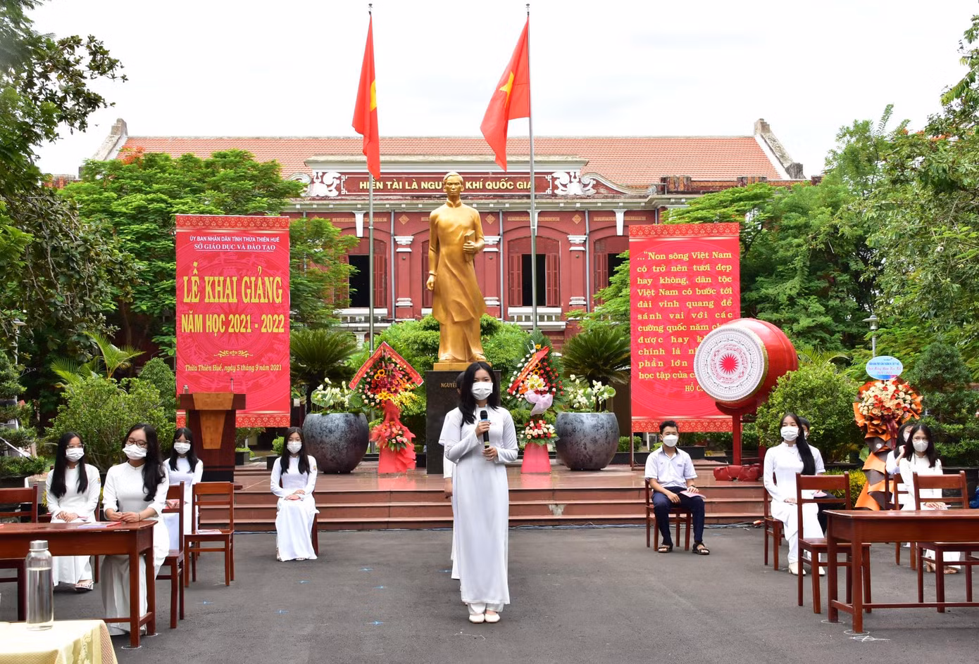 Lễ khai giảng đặc biệt của tỉnh Thừa Thiên Huế được phát trực tiếp trên sóng truyền hình. (Ảnh: UBND tỉnh Thừa Thiên Huế)