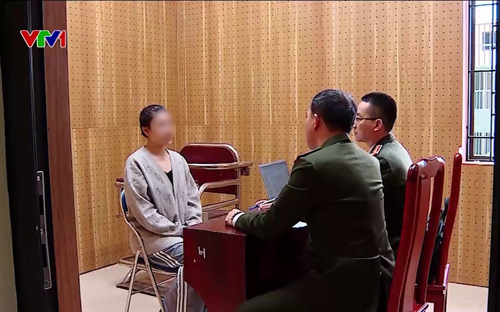 Đối tượng Phạm Thị Huyền Tr. tại cơ quan công an. Đối tượng Phạm Thị Huyền Tr. tại cơ quan công an.