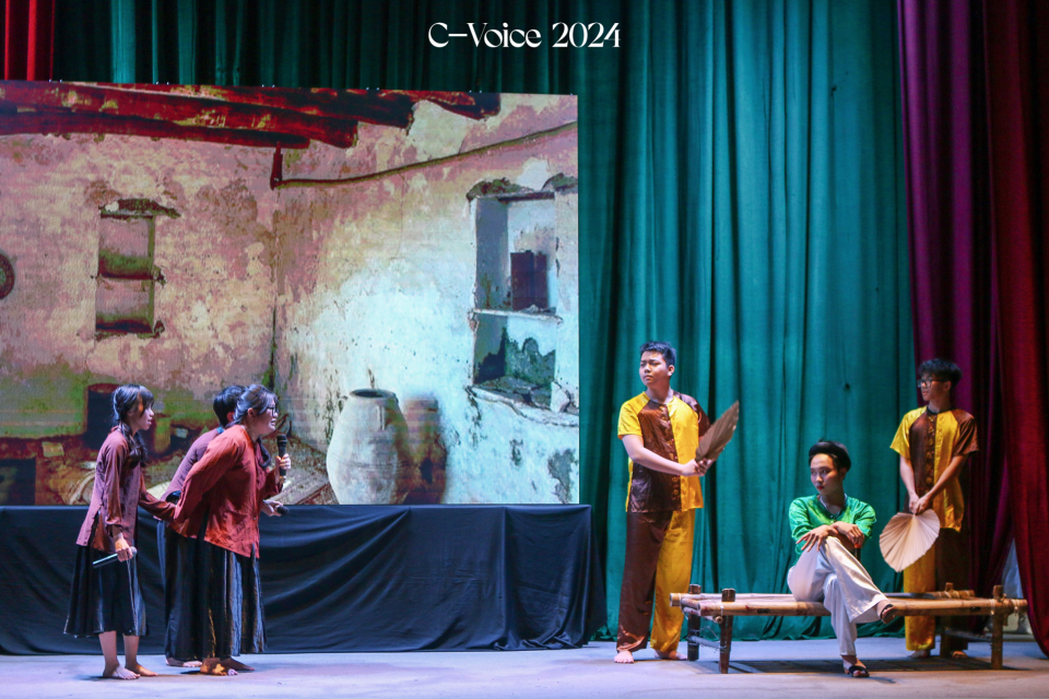 11A1 tỏa sáng cùng truyện ngắn “Nghèo” của Nam Cao. 11A1 tỏa sáng cùng truyện ngắn “Nghèo” của Nam Cao.