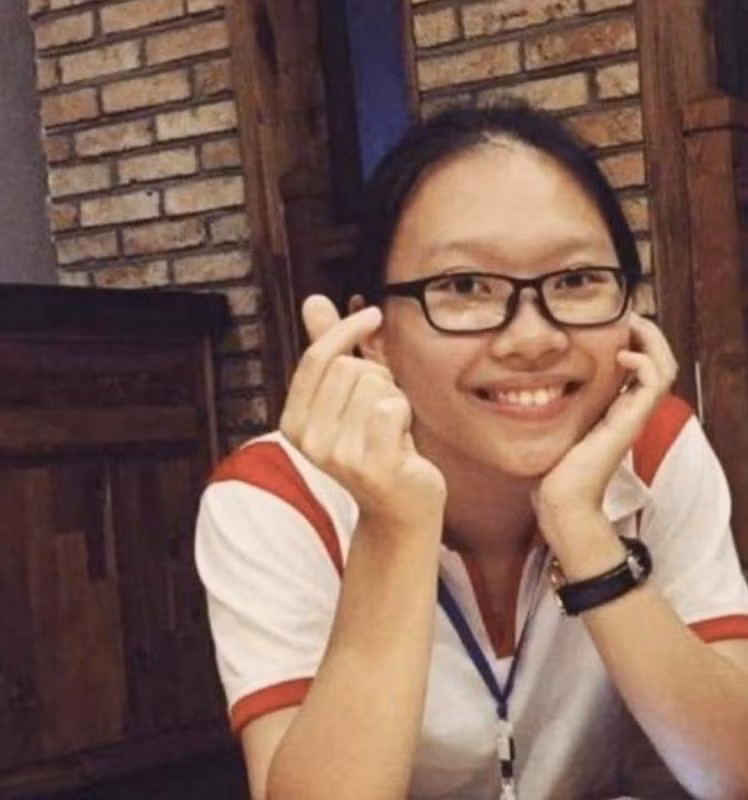 Nữ sinh Nguyễn Thu Huyền. Nữ sinh Nguyễn Thu Huyền.